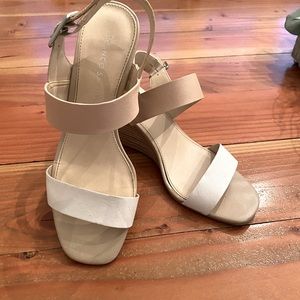 Women’s wedge sandal size 8.5